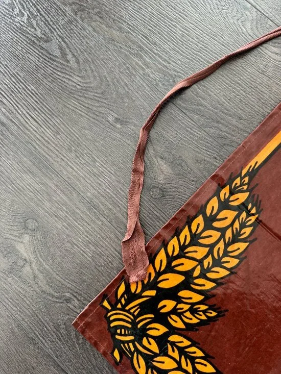 VINTAGE 80S MADE IN ENGLAND NEW CASTLE BROWN ALE APRON SARI FABRICS PREOWNED - Picture 4 of 16